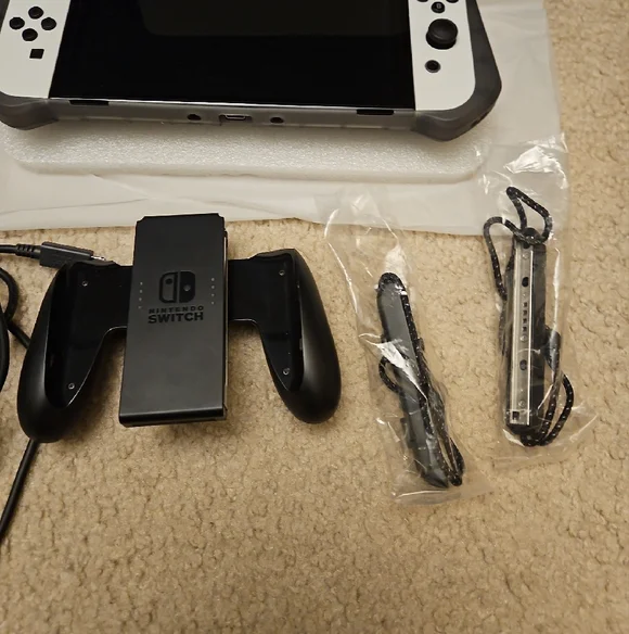 Nintendo Switch White OLED Console | Charging Dock, HDMI, Games, Ergonomic Case - Picture 3 of 10